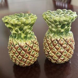 New Salt & Pepper Shakers Pineapple 4” H
